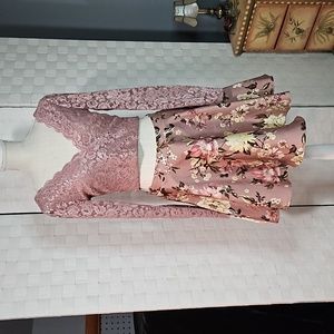 City Studio Size 5- Junior's Fit and Flare  Floral Crop Top & Skirt